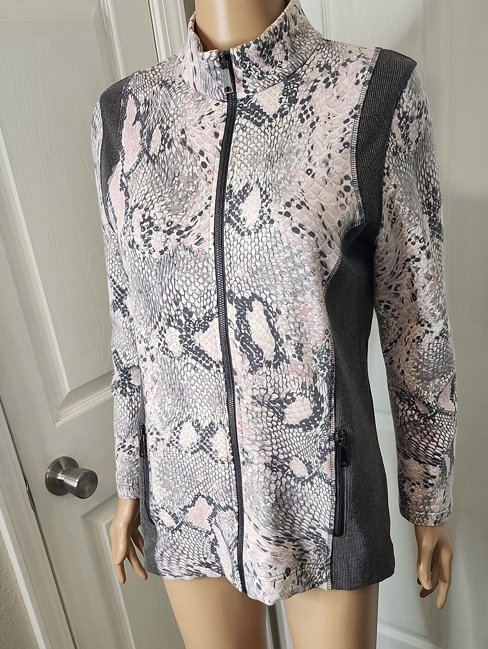 Neiman Marcus Pink and Gray Snake-Print Full Zip Jacket With Front Pockets